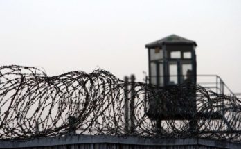 У Херсоні засуджений перестрибнув паркан і втік з СІЗО