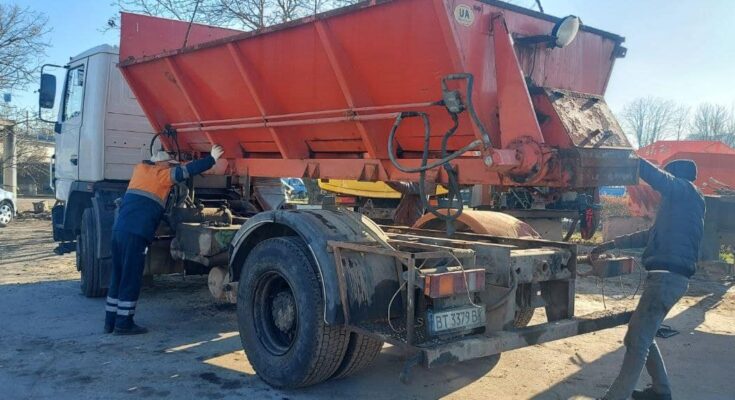 "Міське дорожнє управління" готує техніку для робіт у зимовий період