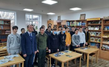У Херсоні нацгвардійці зустрілись з учнями Школи гуманітарної праці