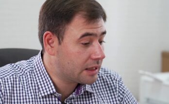 Porsche, квартира та мільйони гривень: у Херсоні депутат подав декларацію